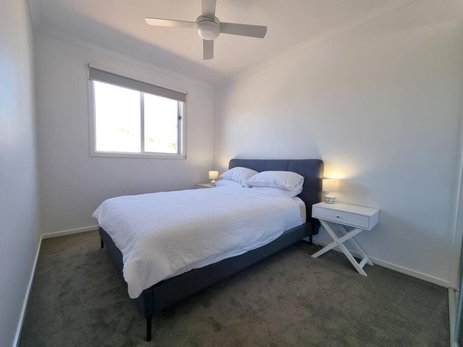 Family Entertainer - Linen Included