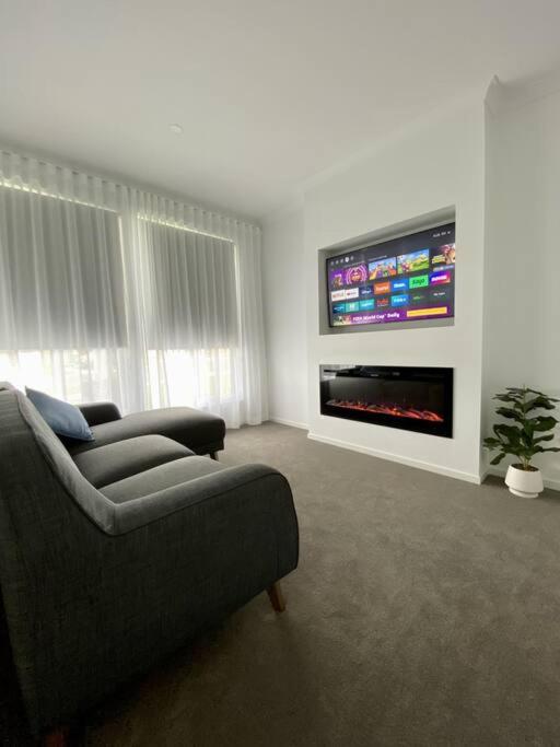 Family Entertainer - Linen Included
