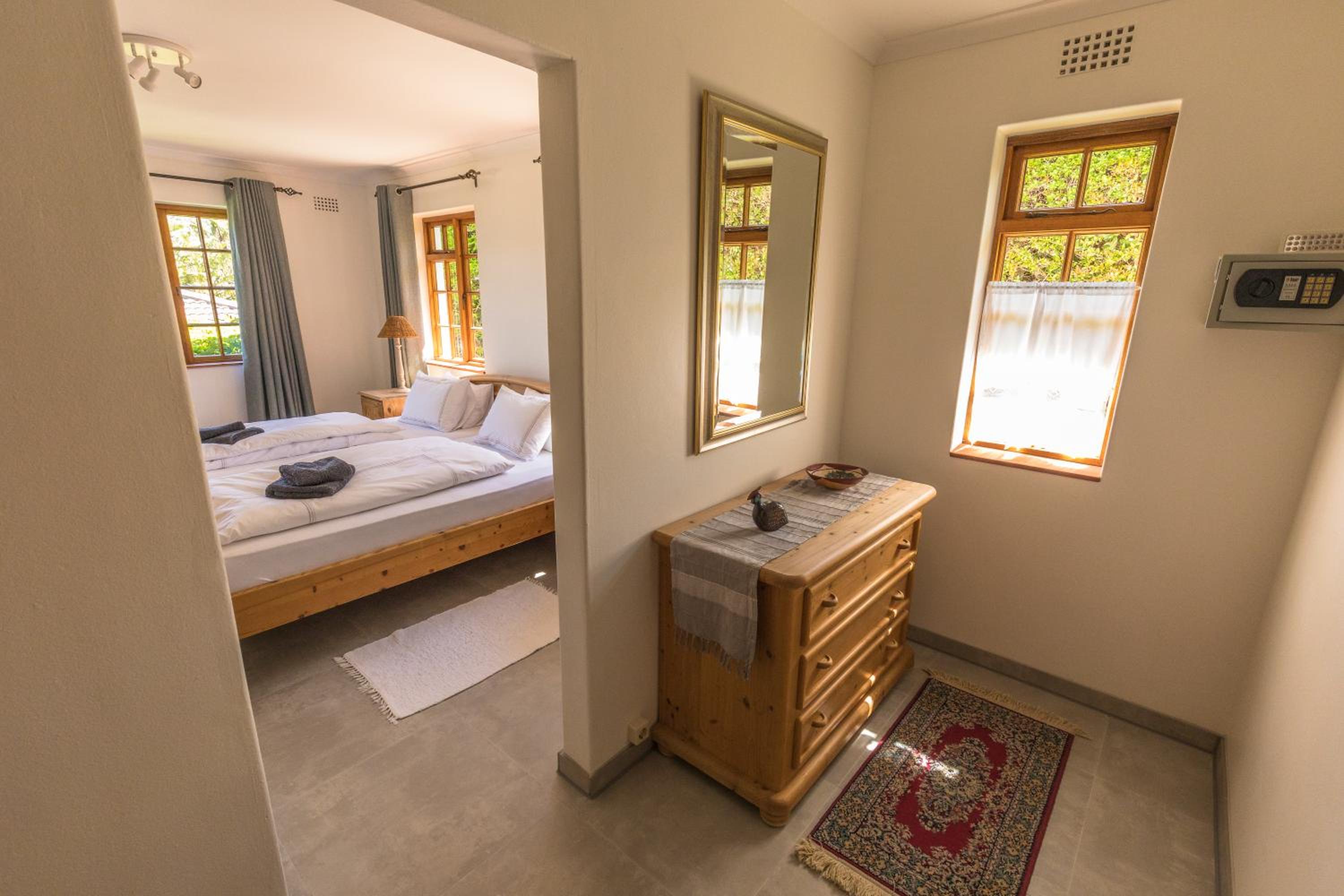 Hout Bay Lodge view 5