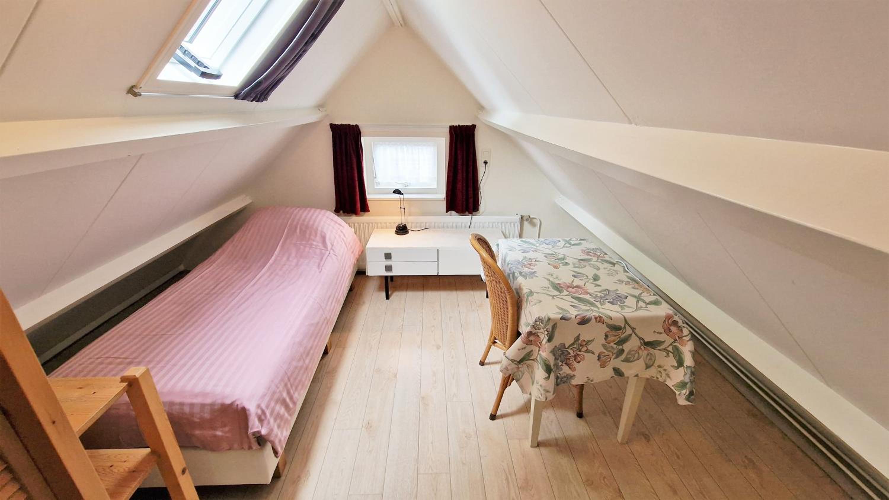 DVA24 - Comfortable, cozy and spacious home