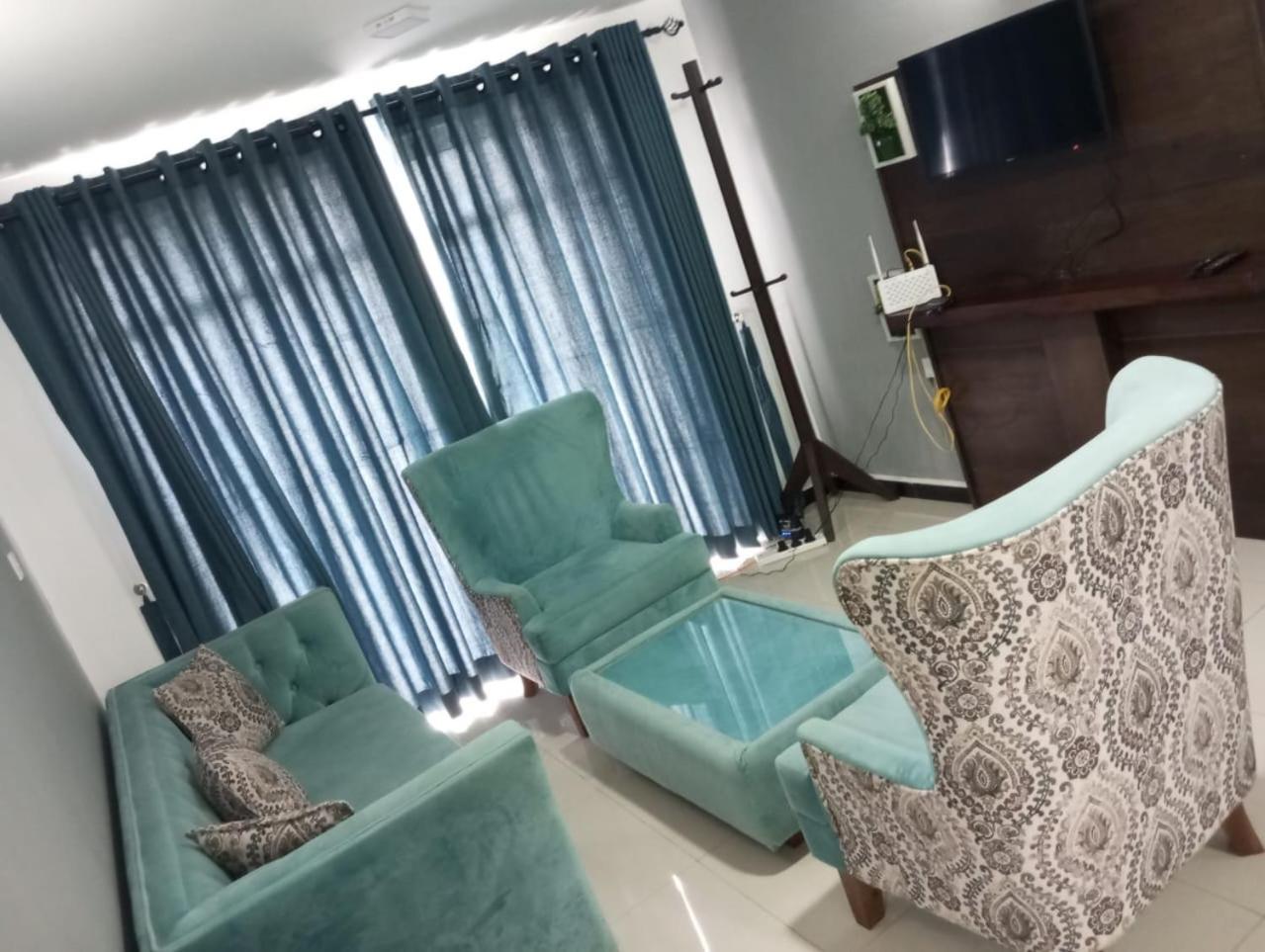 Lake Breeze Luxury Apartment view 2
