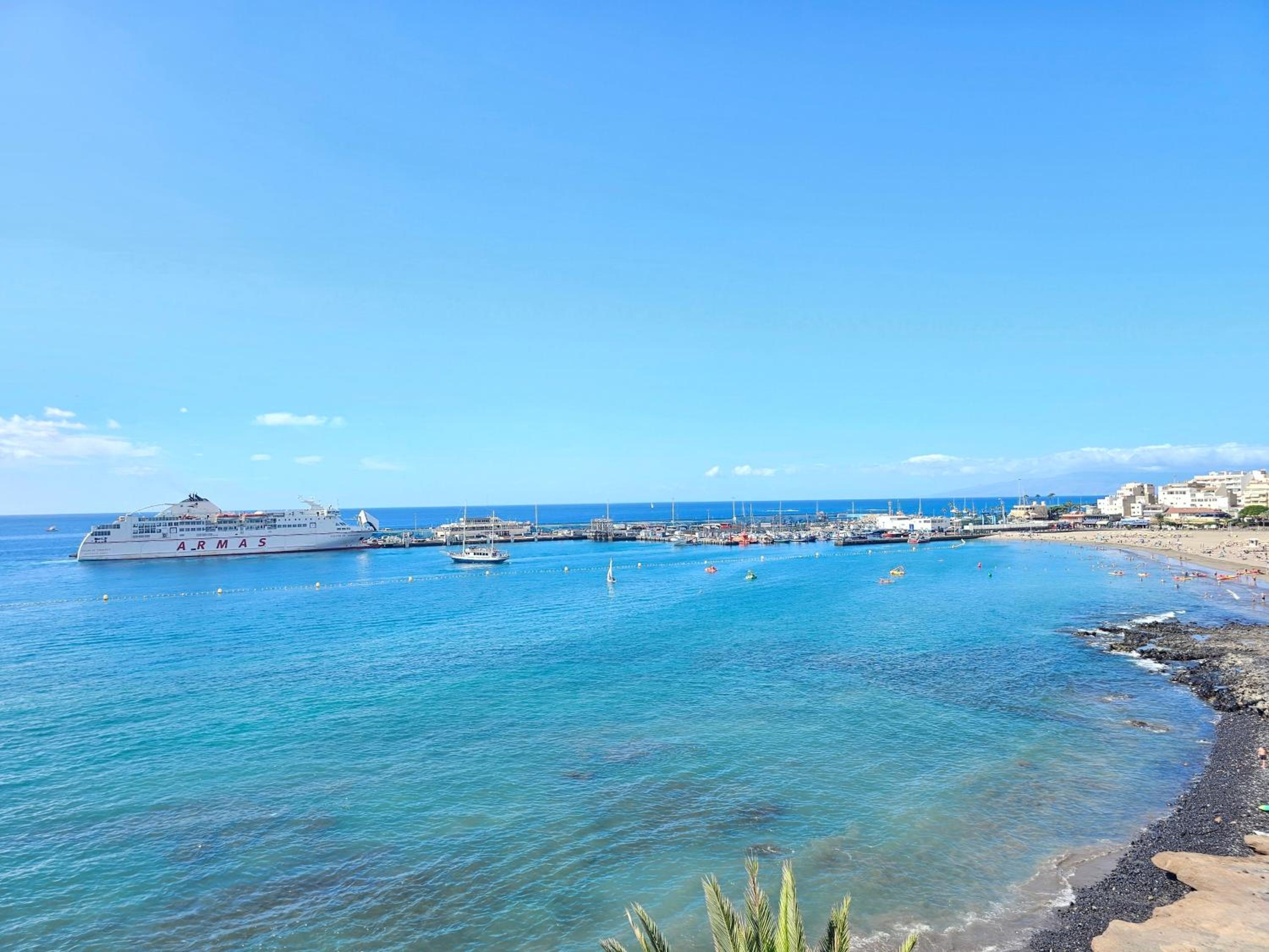 NEW SEAFRONT DREAMING VIEW APARTMENT, Los Cristianos