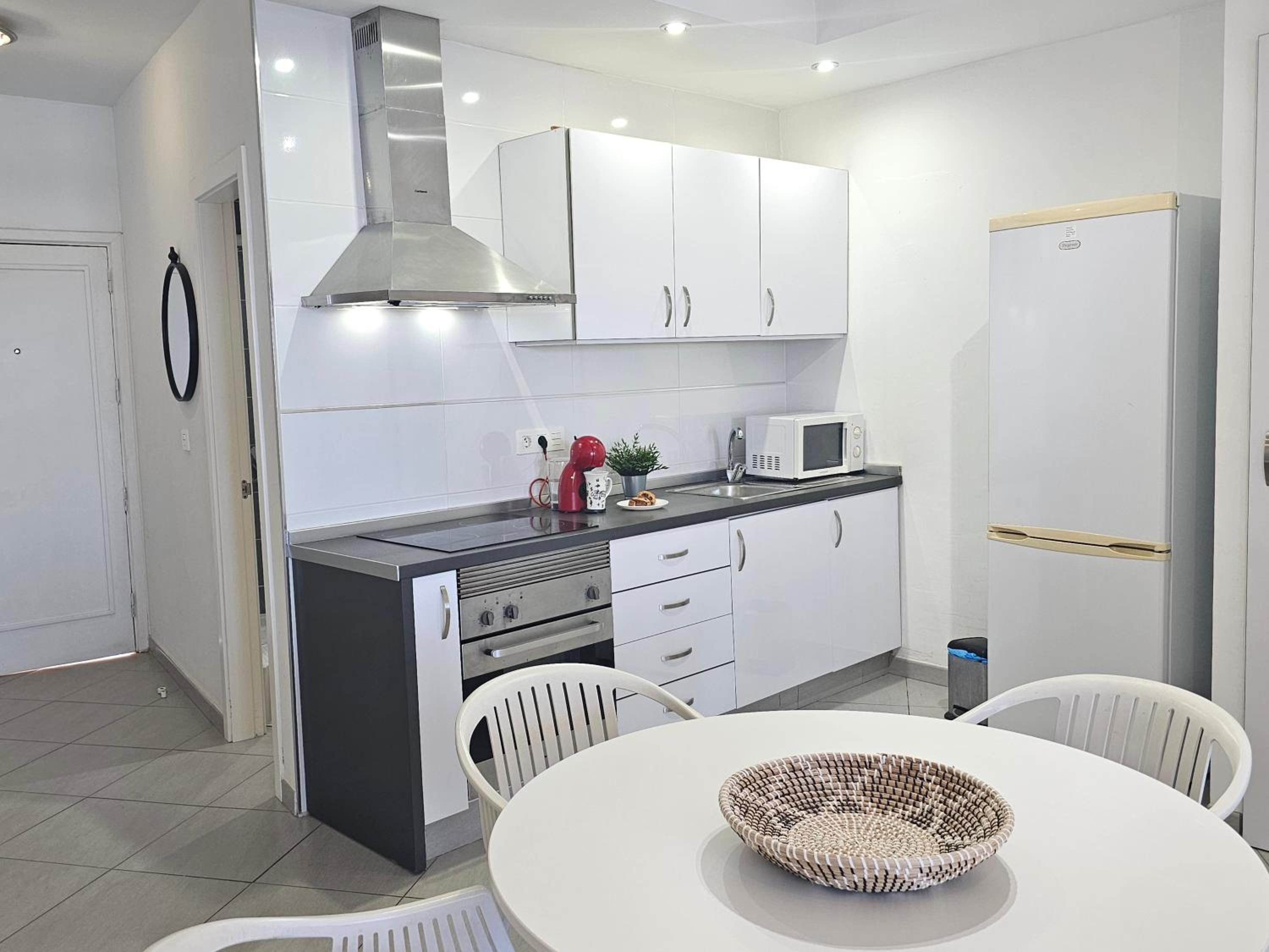 NEW SEAFRONT DREAMING VIEW APARTMENT, Los Cristianos