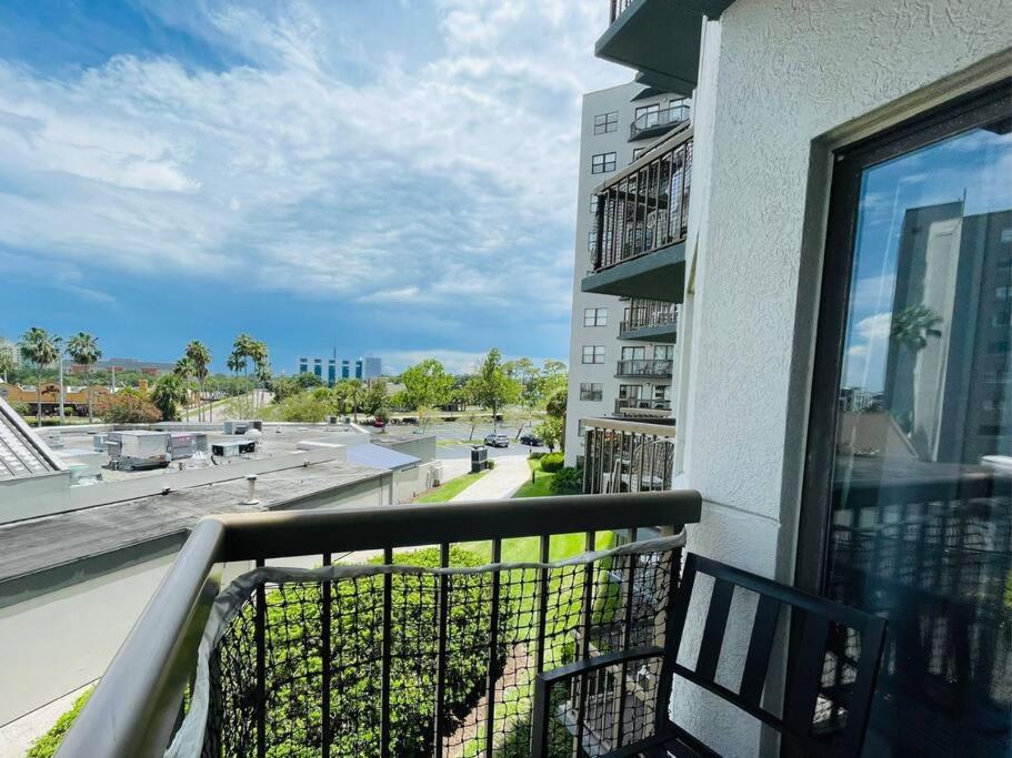 Gorgeous Studio near parks and Convention Center
