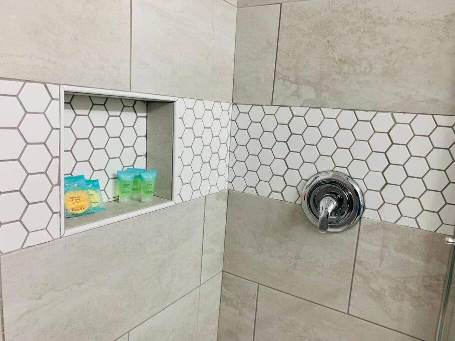 Gorgeous Studio near parks and Convention Center