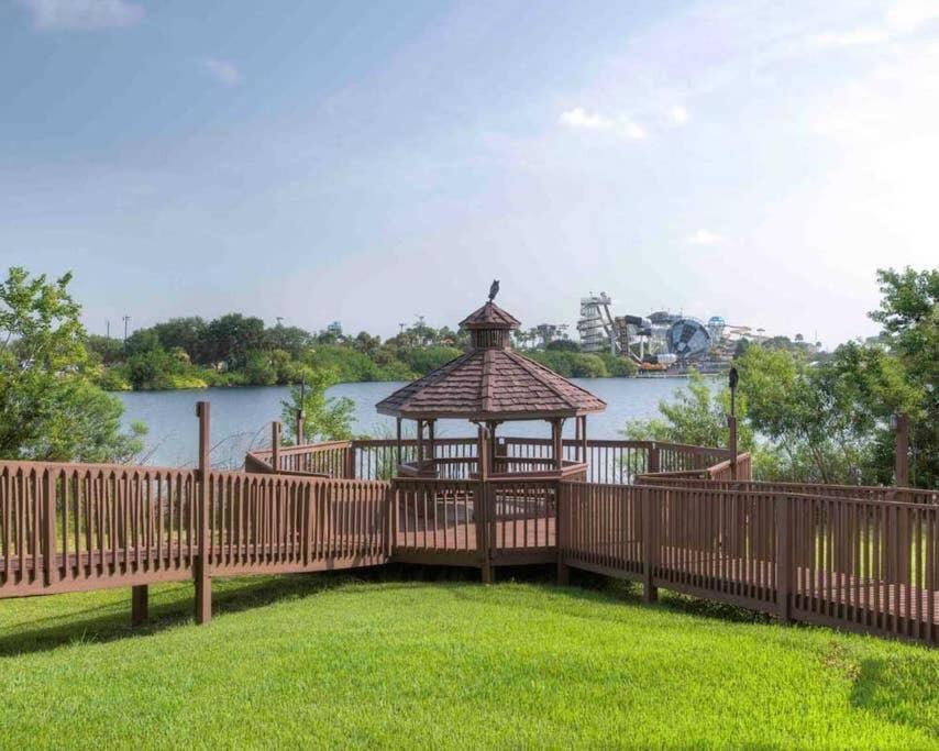 Gorgeous Studio near parks and Convention Center