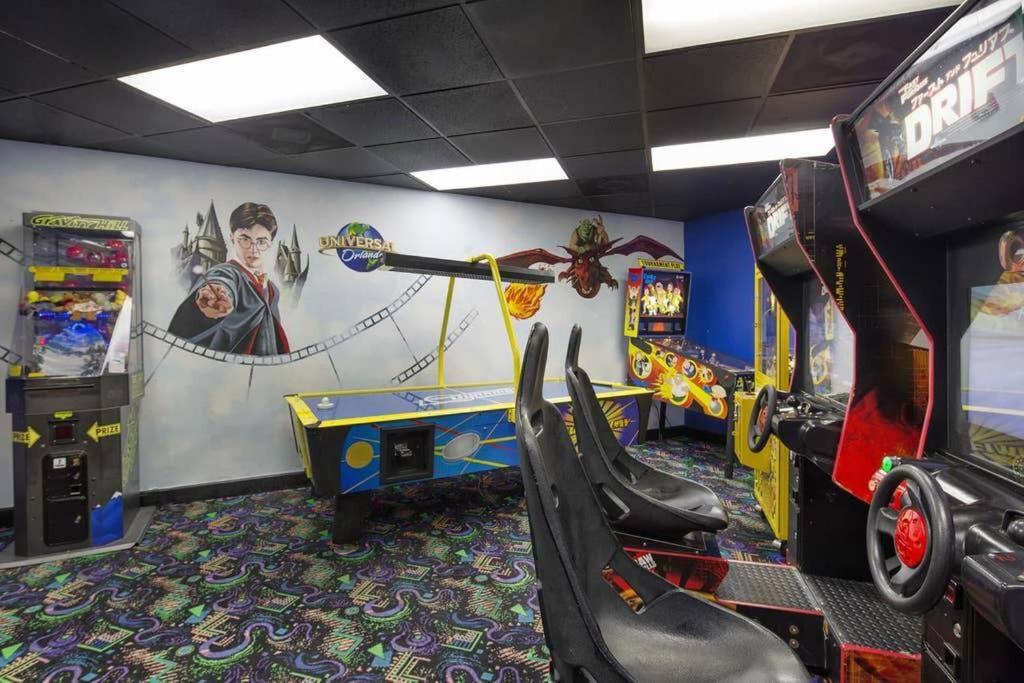 Universal Studios. Amazing 2 bedroom apartment!
