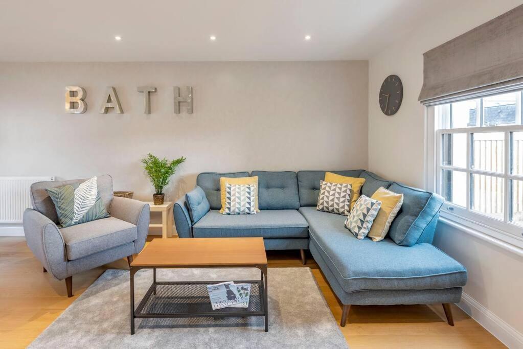 Fantastic 3-bed house with parking view 4