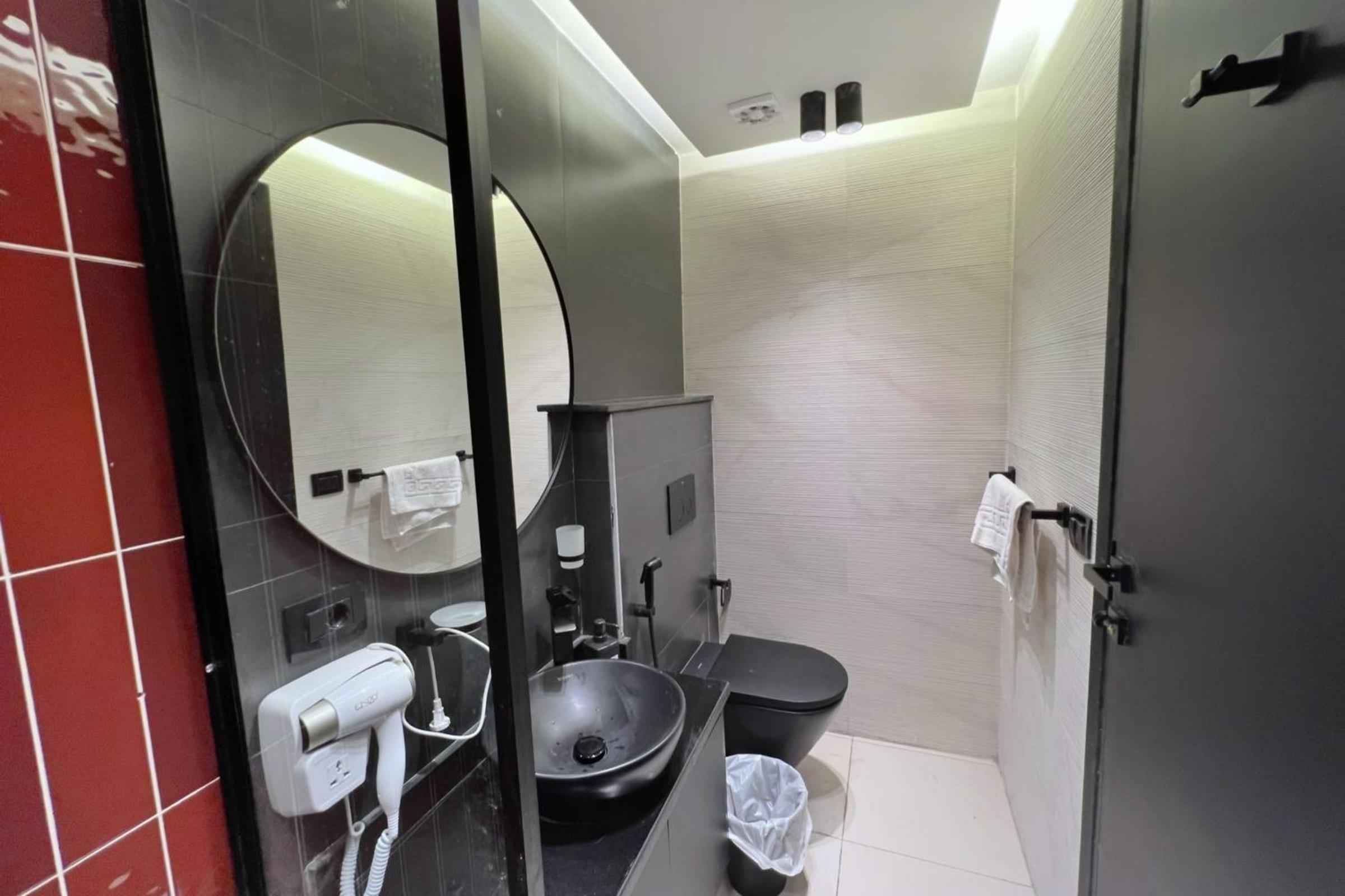 The 2 BDR Scarlet Condo 5 min to CAI Airport