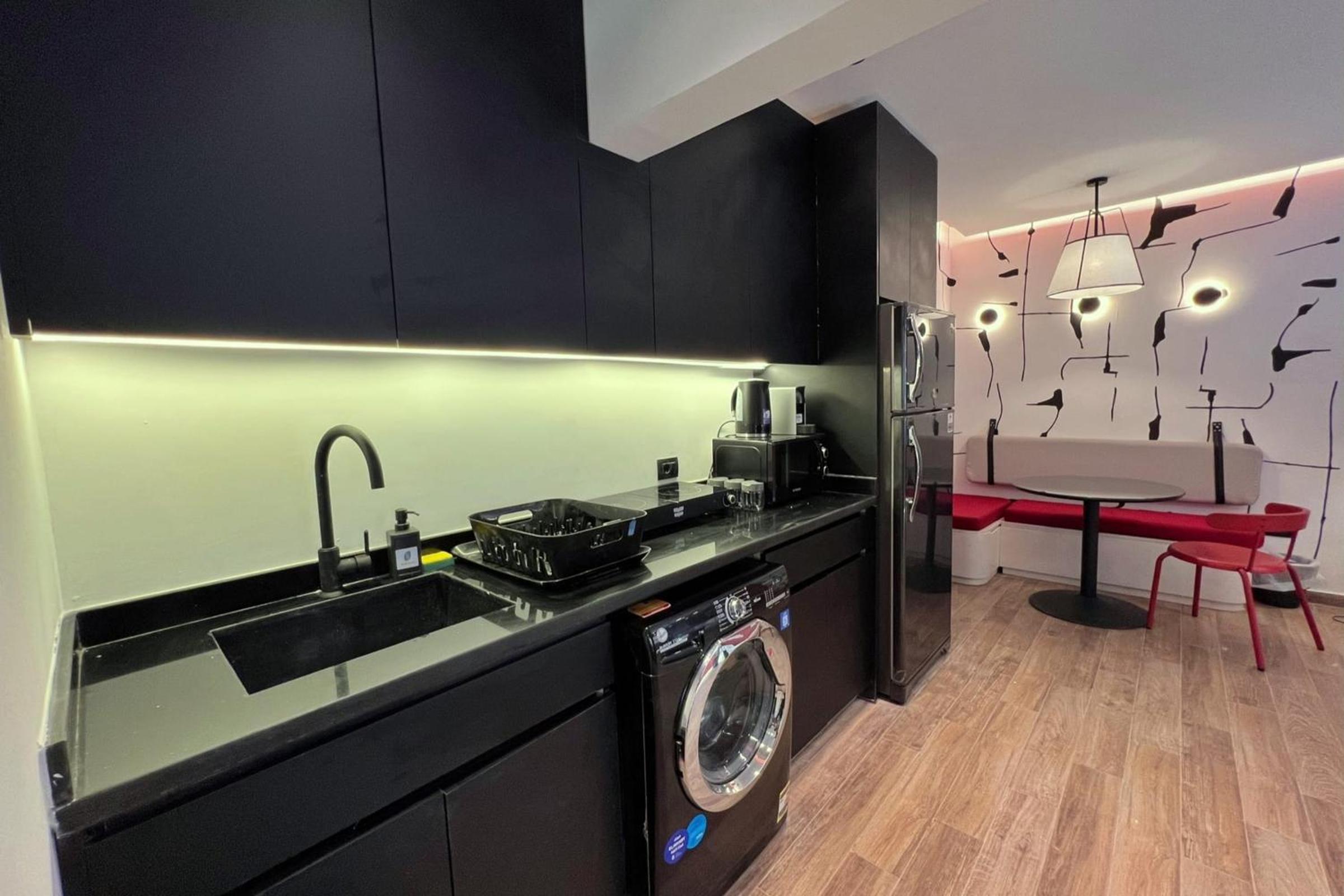The 2 BDR Scarlet Condo 5 min to CAI Airport
