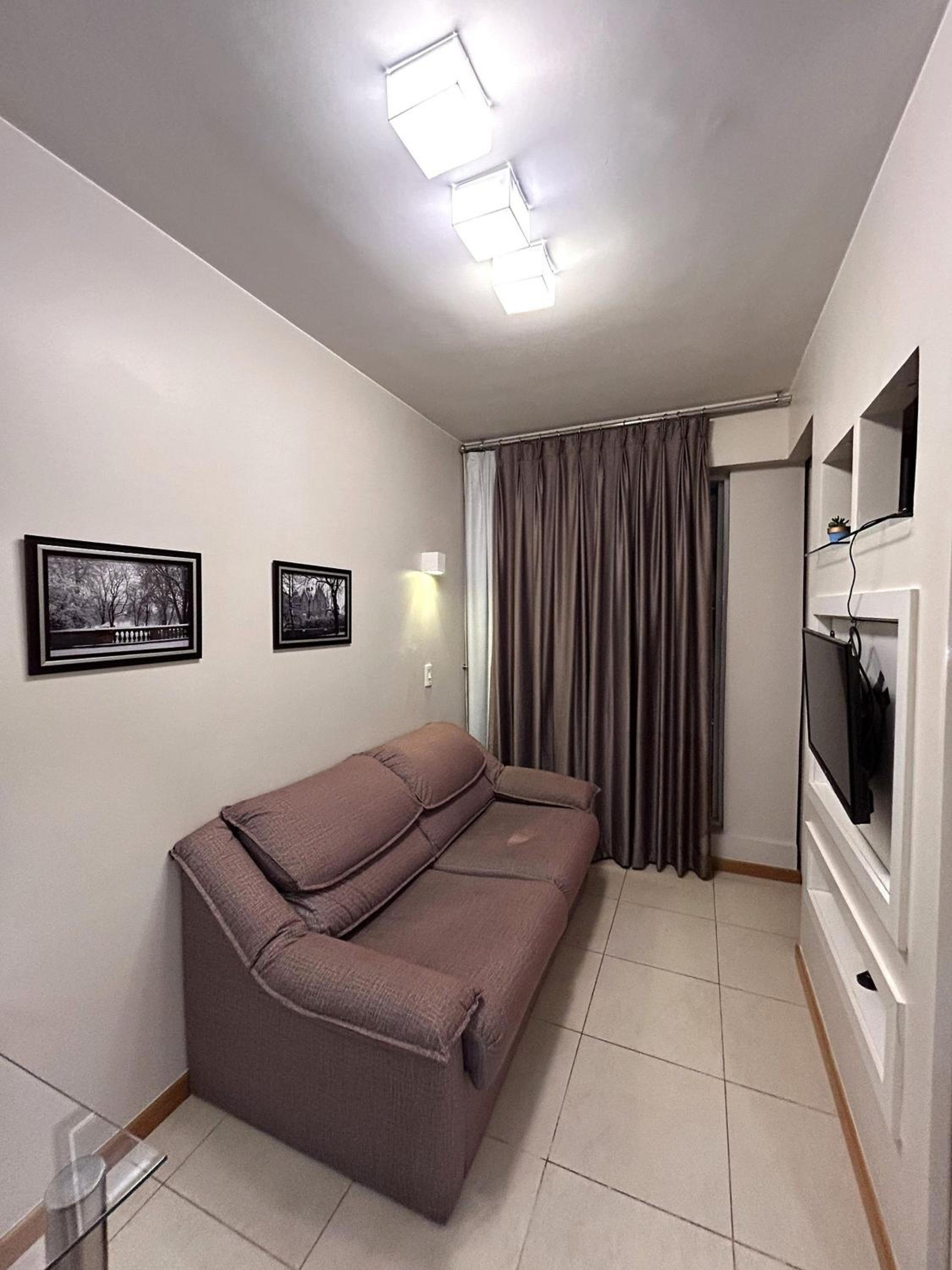 SM905 Flat região central Próx Embaixada Americana