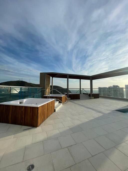 Aparta suite, hermosa vista piso 11