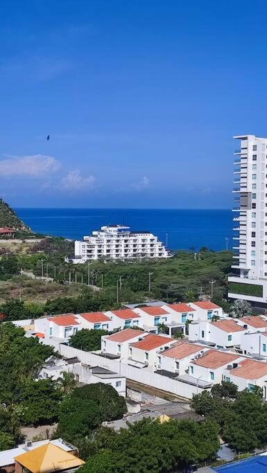 Aparta suite, hermosa vista piso 11