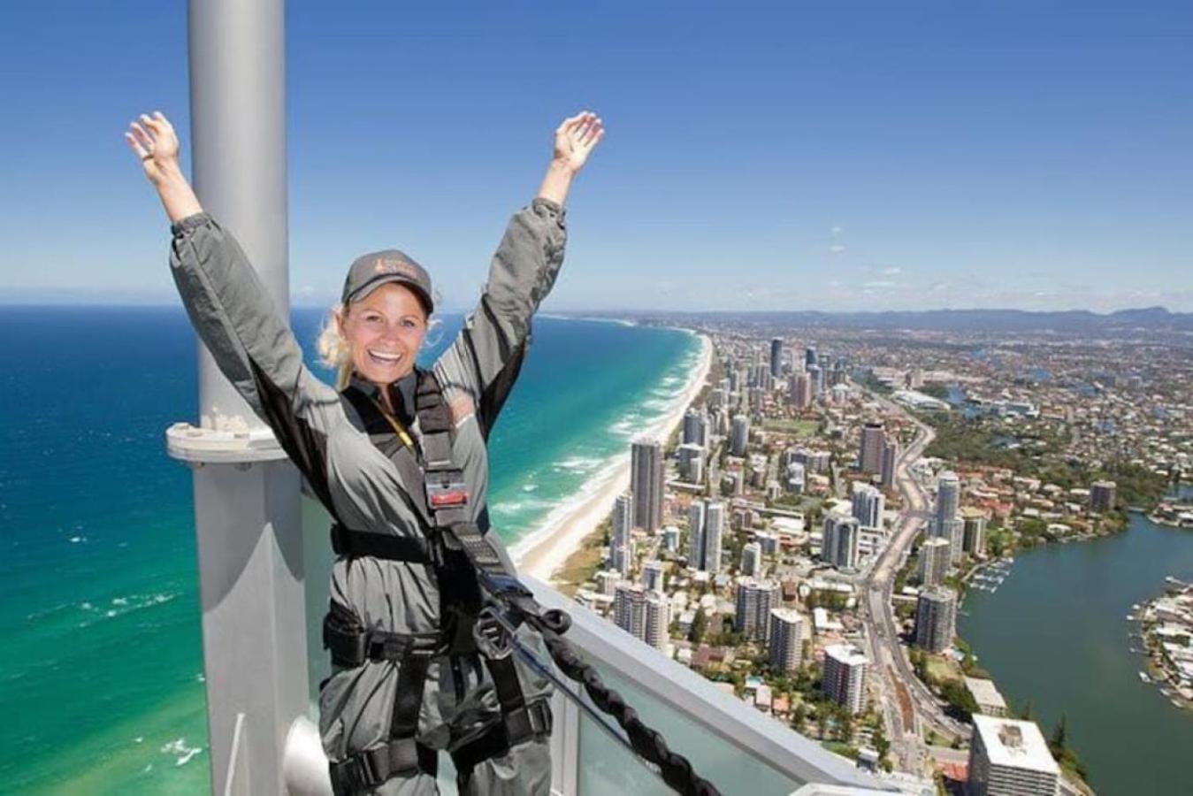 BrandNew Two Bed Apt in Surfers Paradise with Carpark