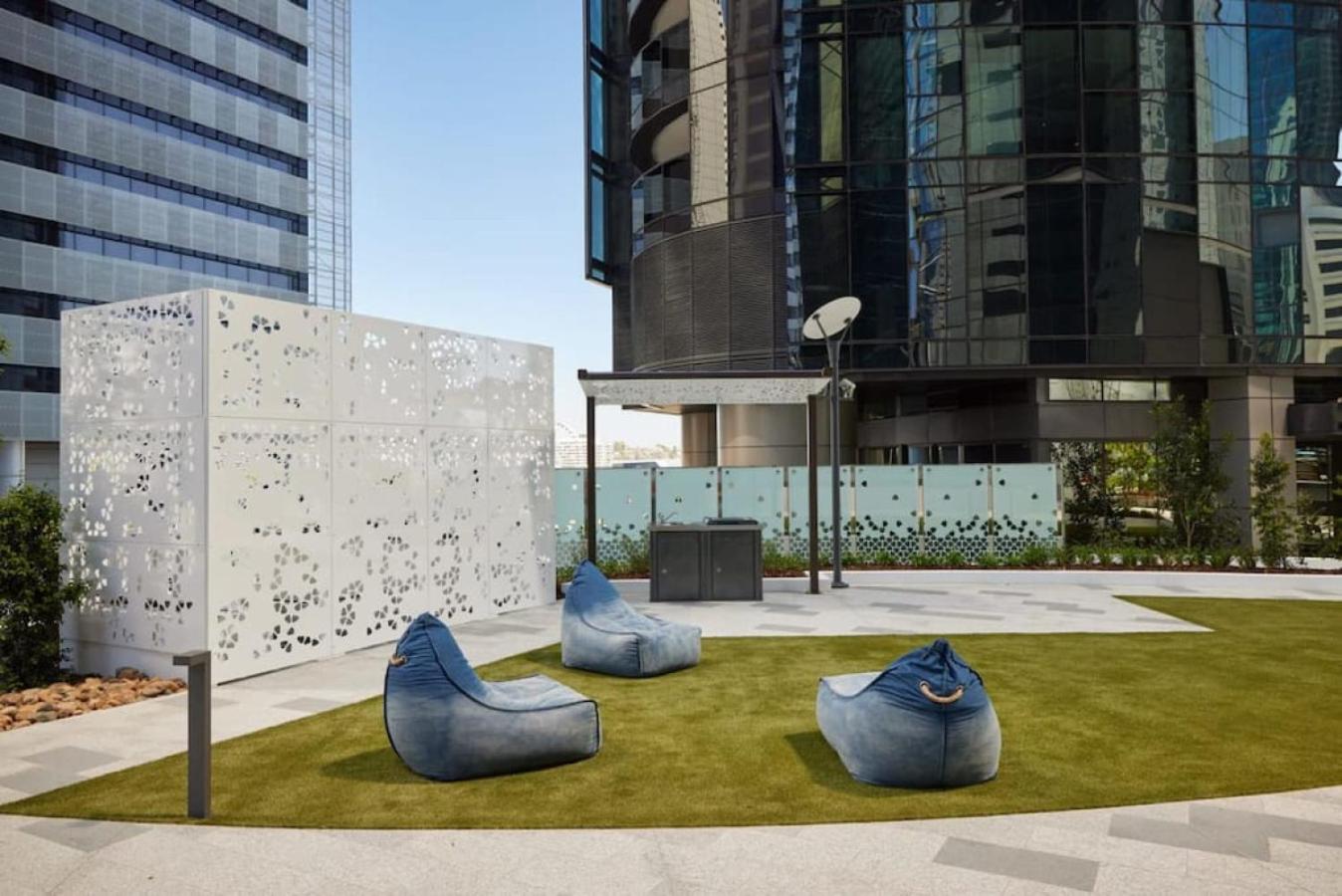 Panorama River views Luxury 2 bed City Centre Apar