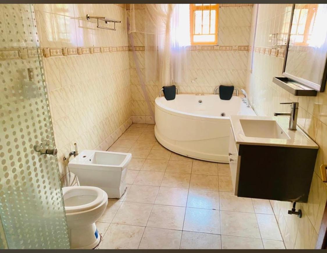 GACURIRO HOMEs