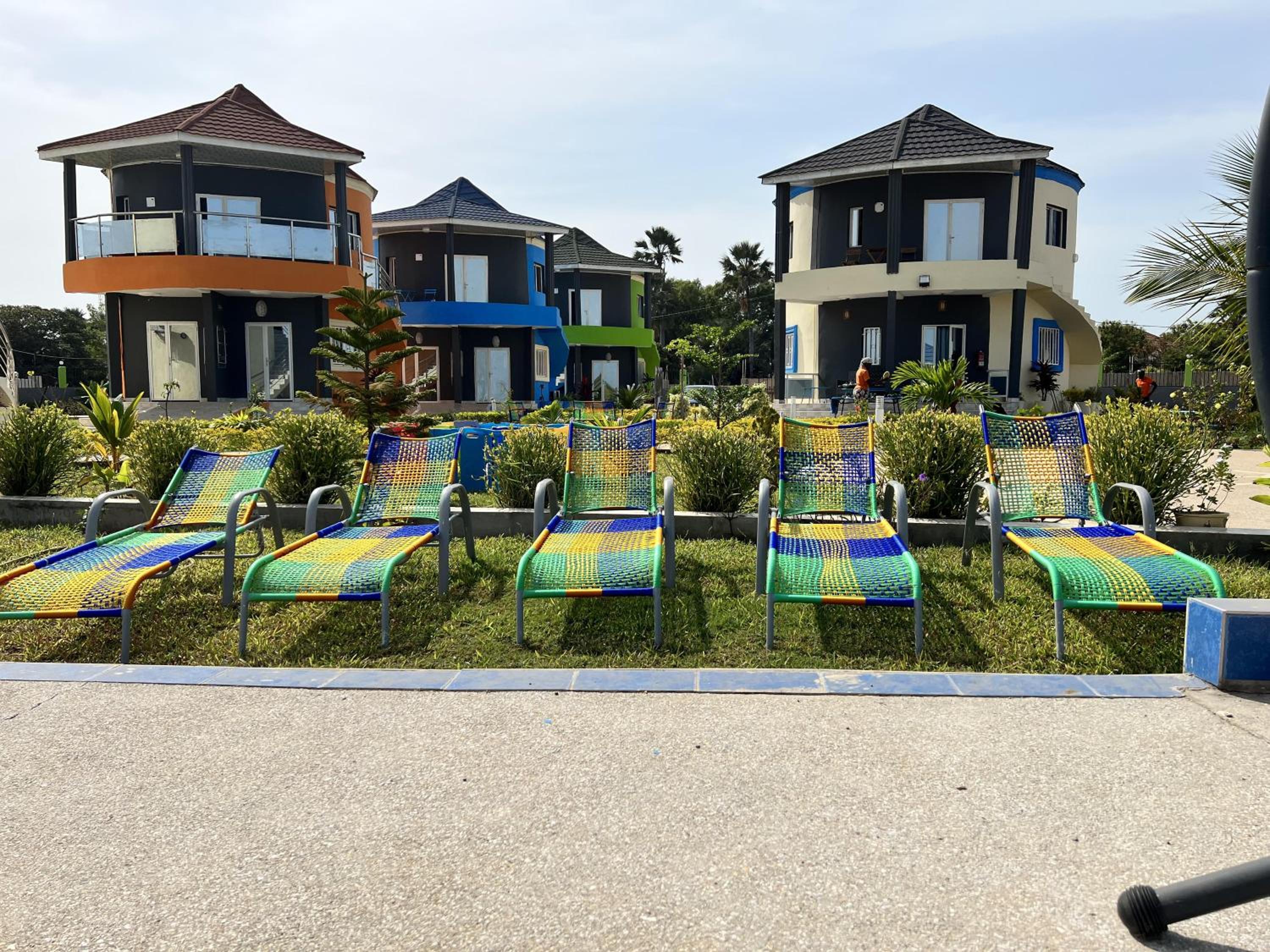 Seaview - Sleeps 3 - Access to Beach - Bakau view 4