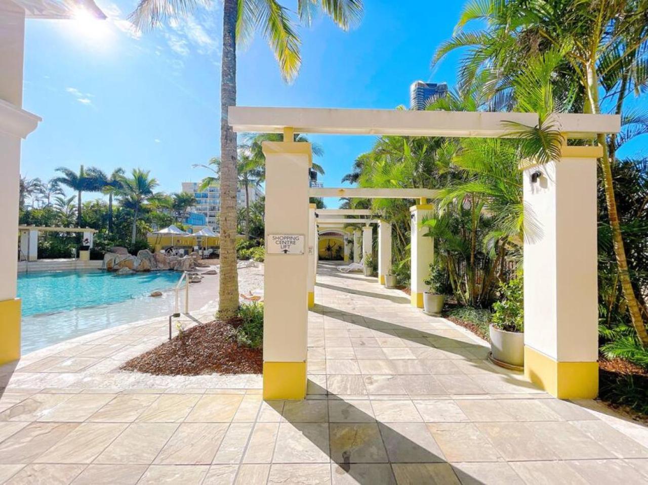 Prime Location 2BD Serviced Apt at Surfers Paradise