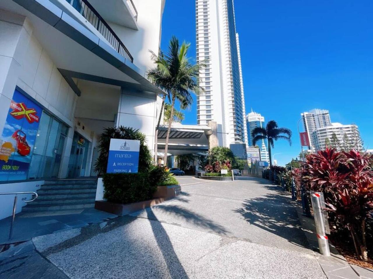 Prime Location 2BD Serviced Apt at Surfers Paradise