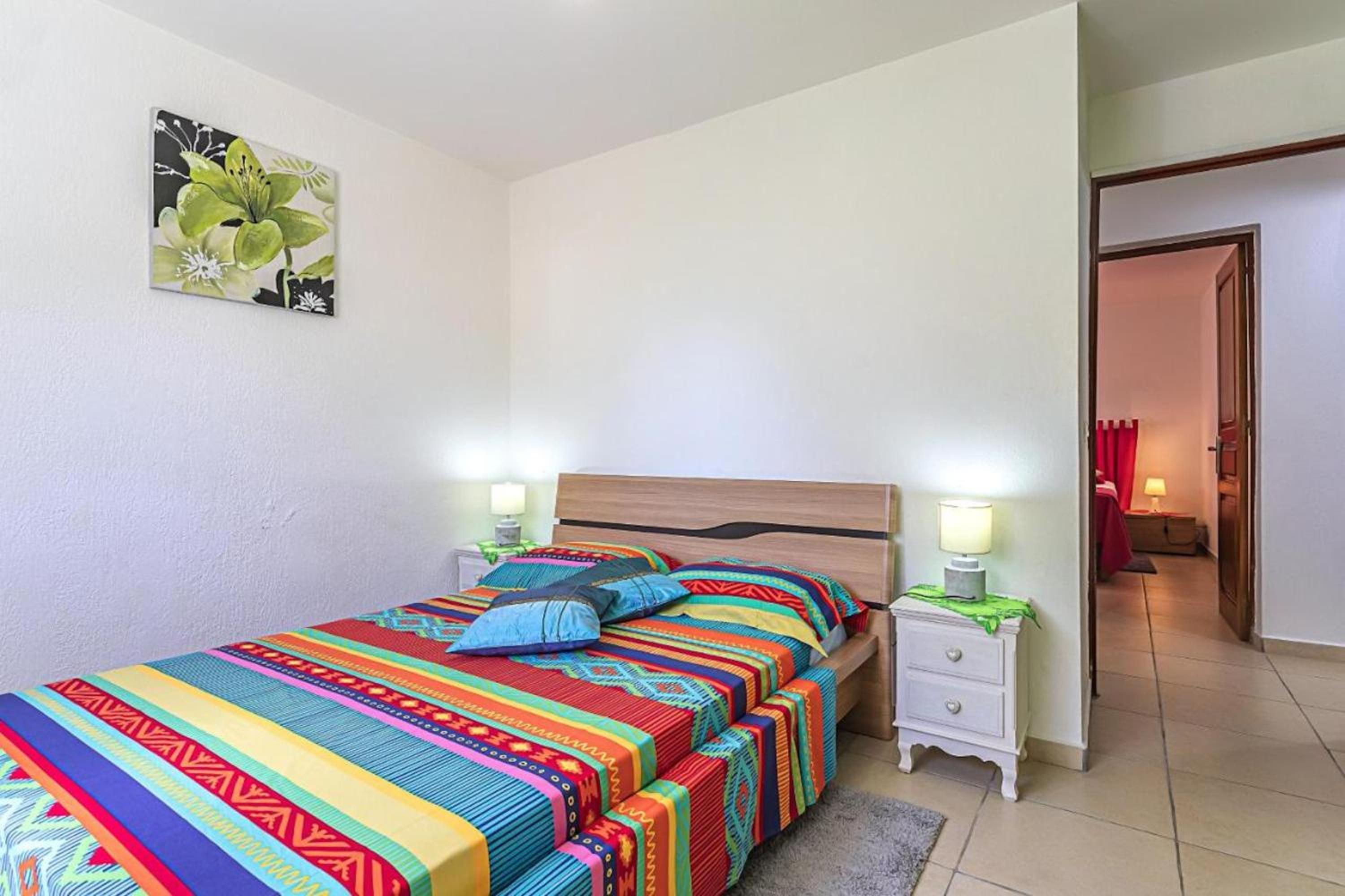 Appartement charmant à Le Moule, avec piscine partagée