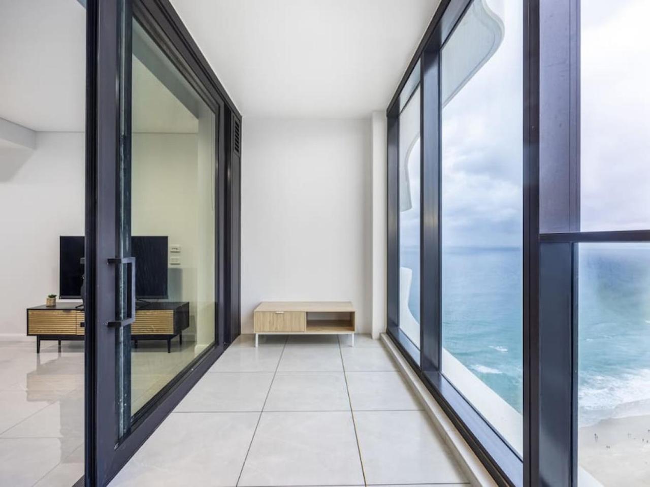Location Oceanview luxury 1BR Apt steps to beach