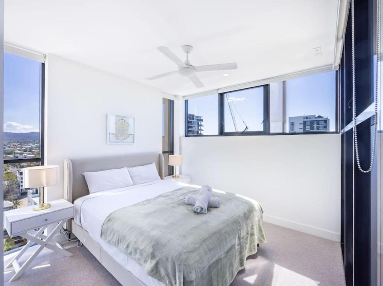 Conveniently located 2BR apt with rooftop pool at Milt
