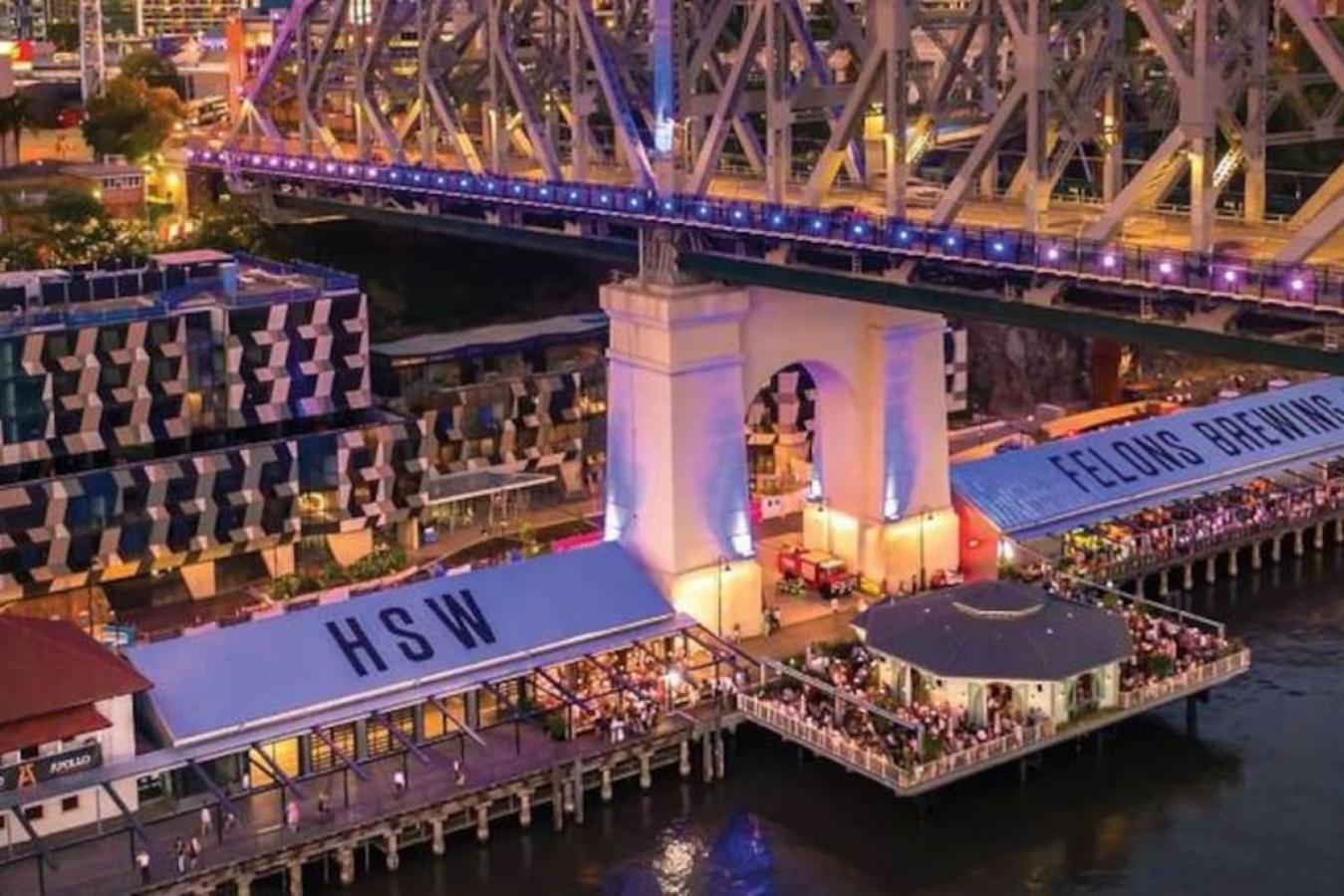 Story Bridge and City View Skyhigh Luxe 2 bed Unit