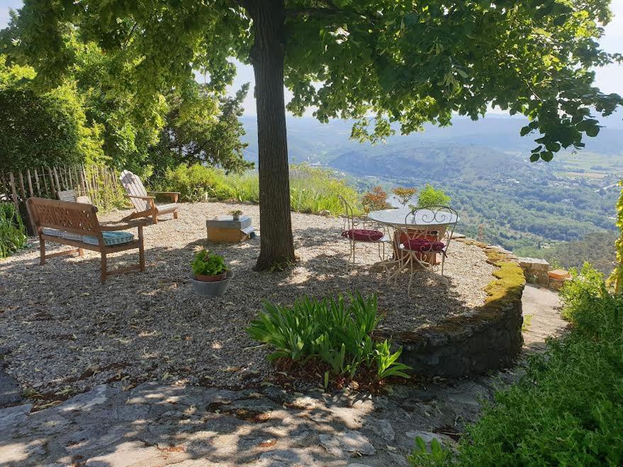 le rocher de Sampzon view 2
