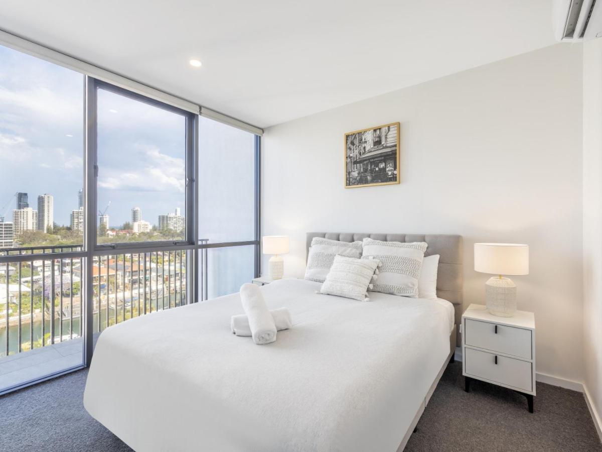 Riverside 2BR delicate apt