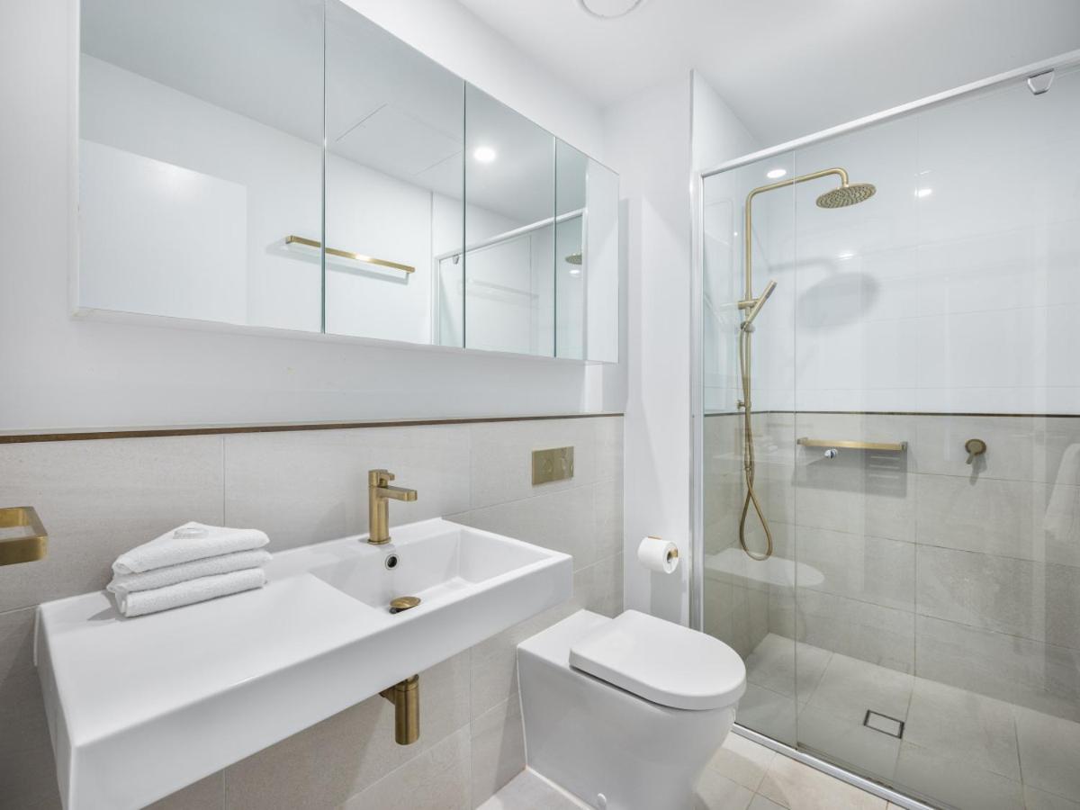Riverside 2BR delicate apt
