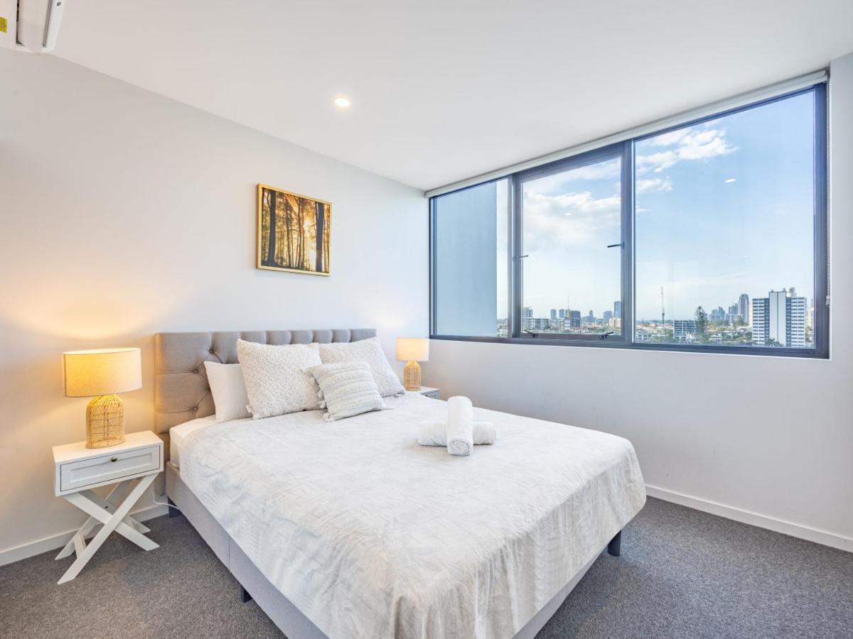 Riverside 2BR delicate apt