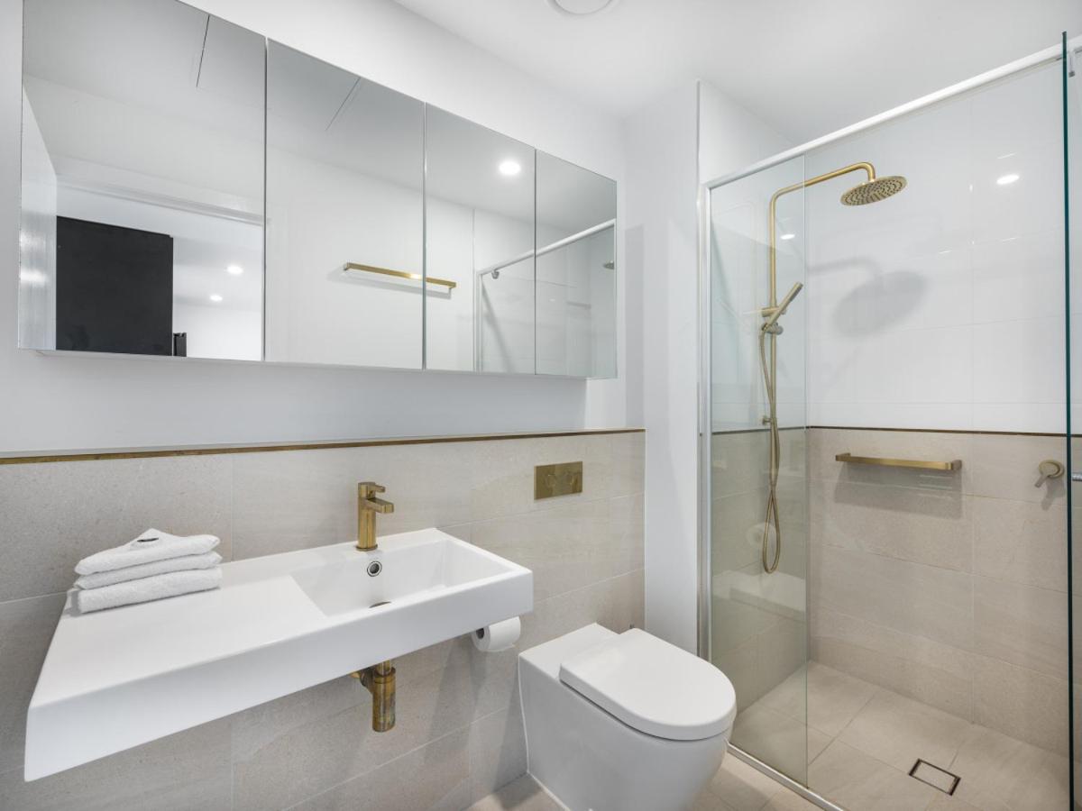 Riverside 2BR delicate apt