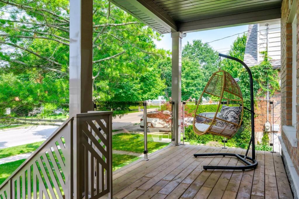 Charming 3BR Bungalow - Hot Tub