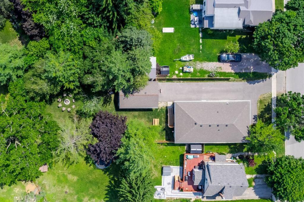 Charming 3BR Bungalow - Hot Tub