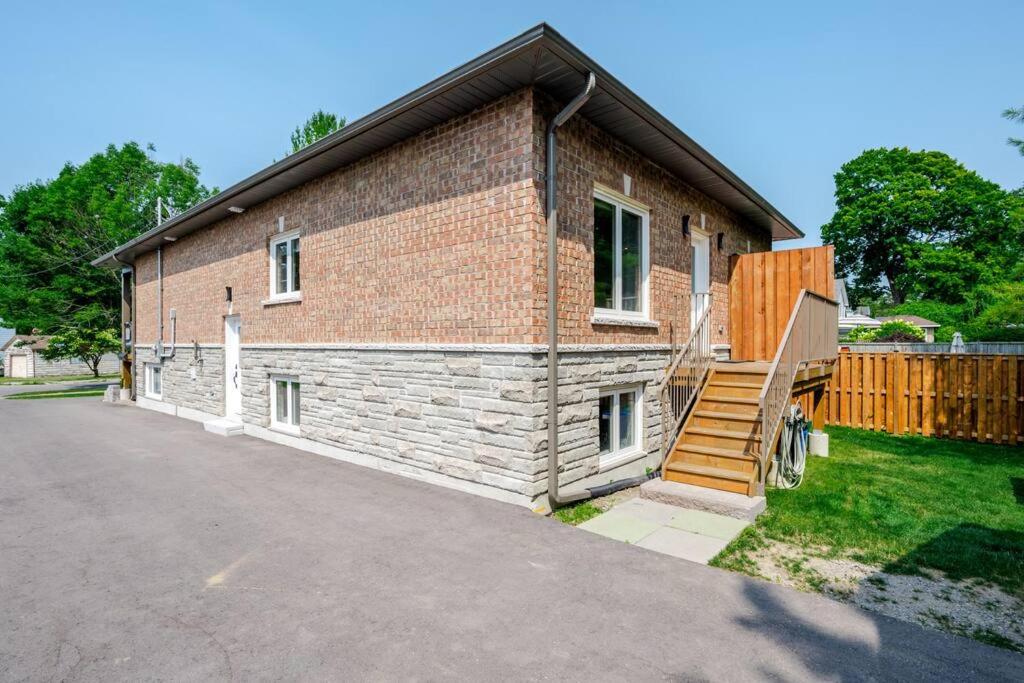 Charming 3BR Bungalow - Hot Tub
