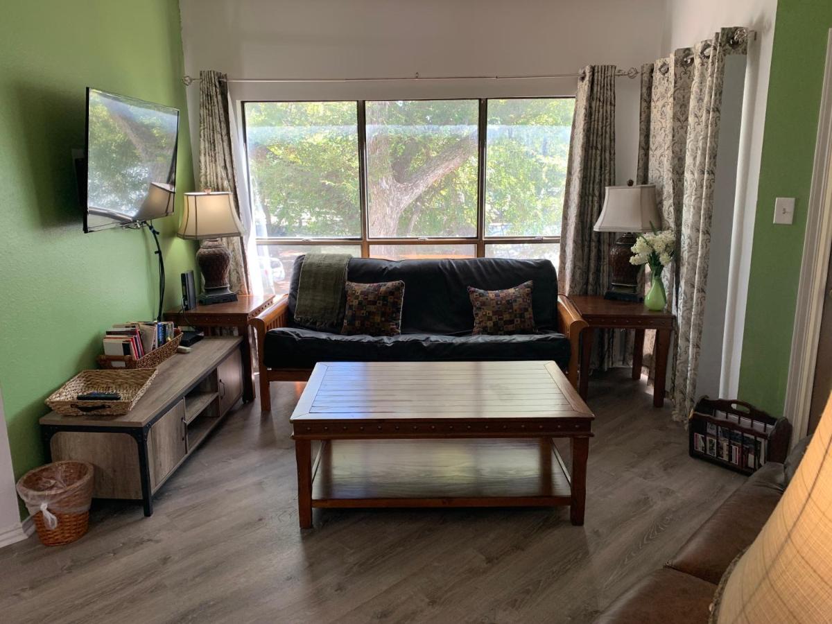 IC 215 Treetop Villa