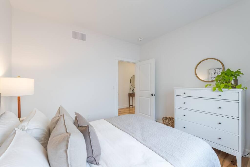 Charming 3BR Bungalow - Hot Tub