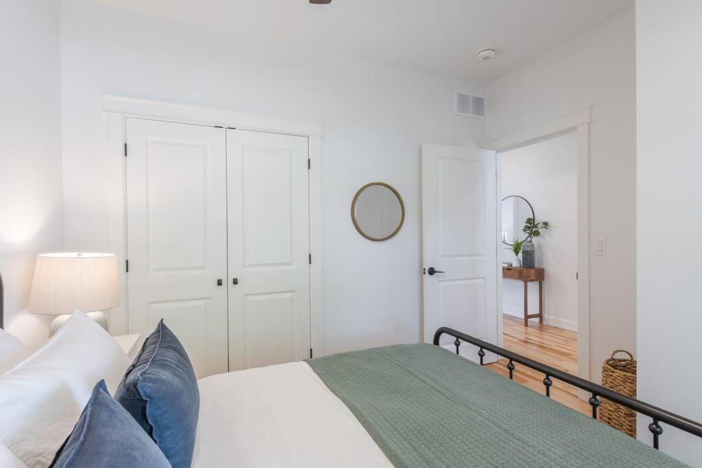 Charming 3BR Bungalow - Hot Tub