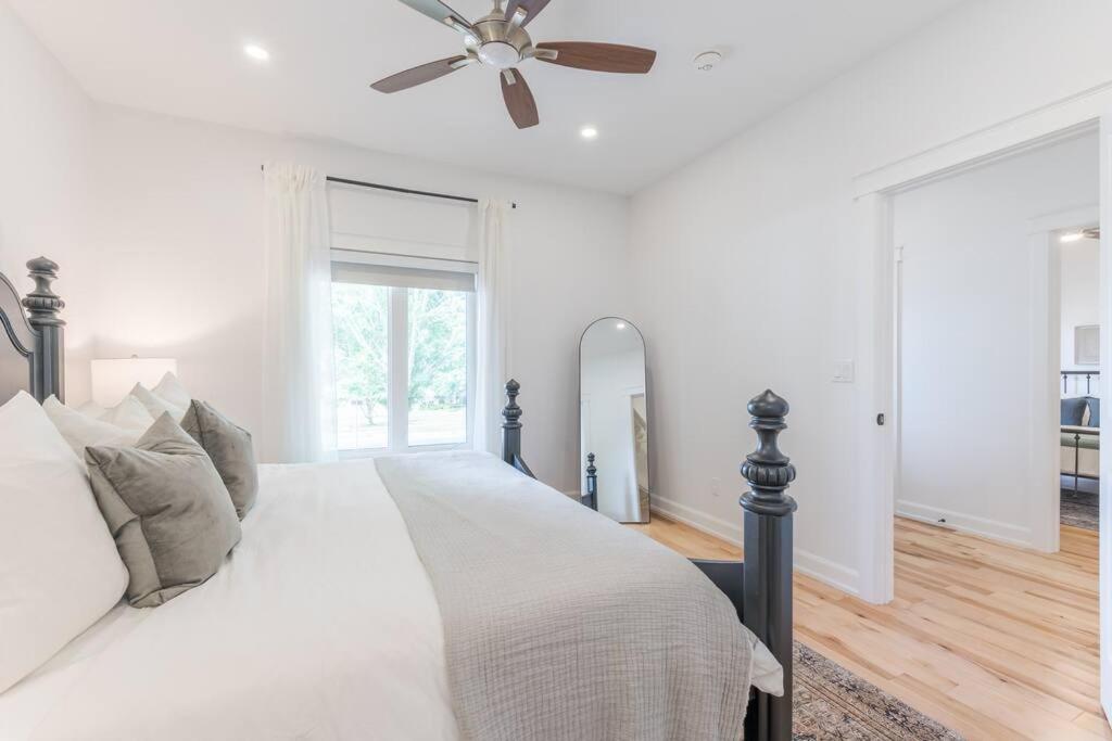 Charming 3BR Bungalow - Hot Tub