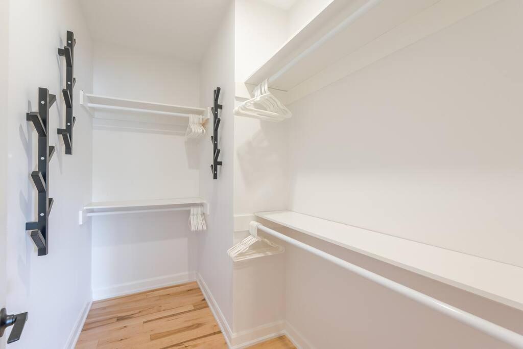 Charming 3BR Bungalow - Hot Tub