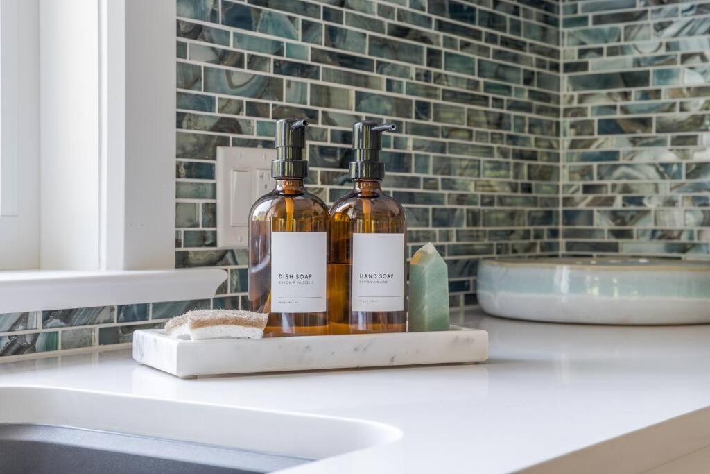 Charming 3BR Bungalow - Hot Tub