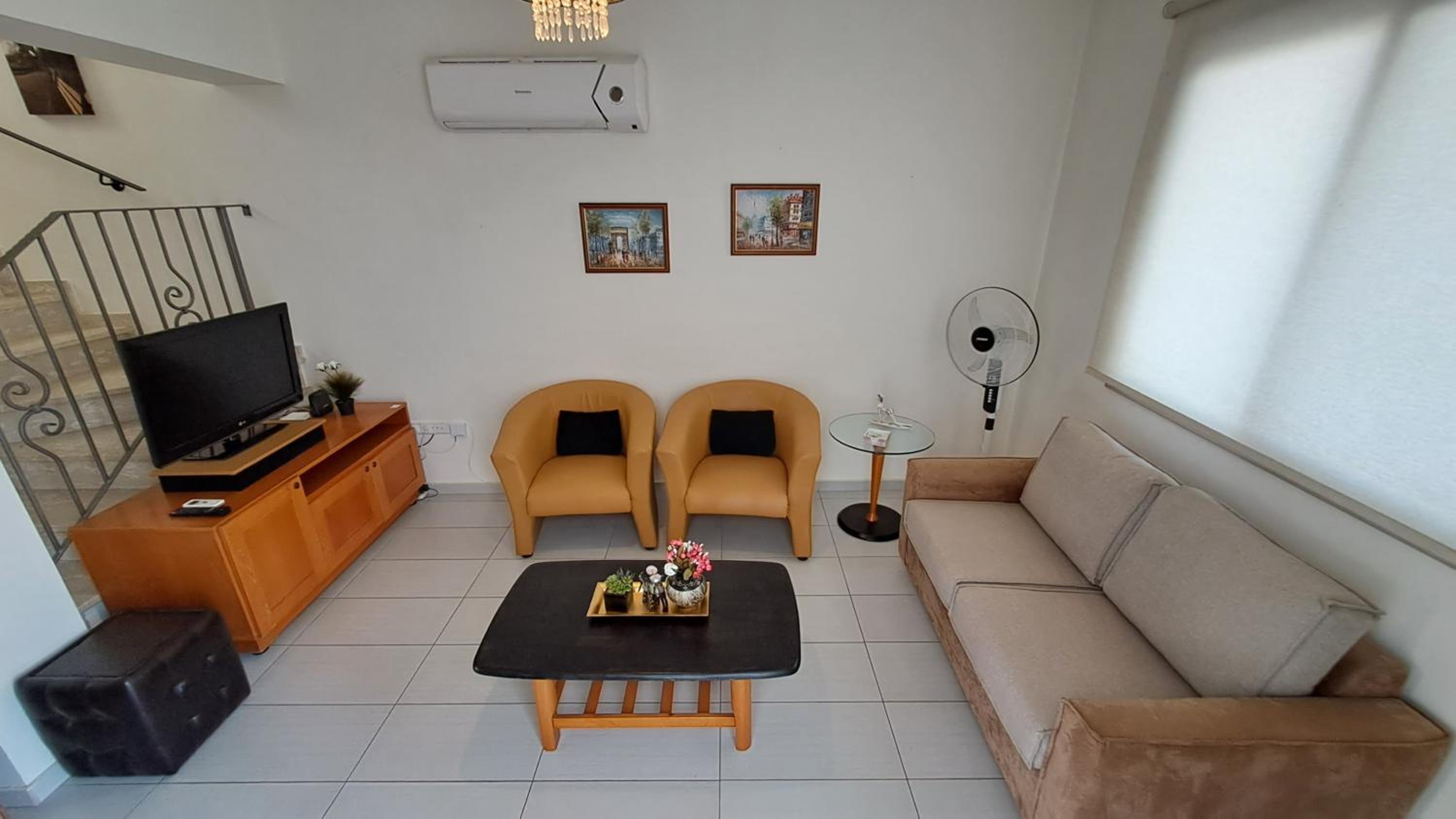 Dream Beach House Steps from the Sea & Free Parking