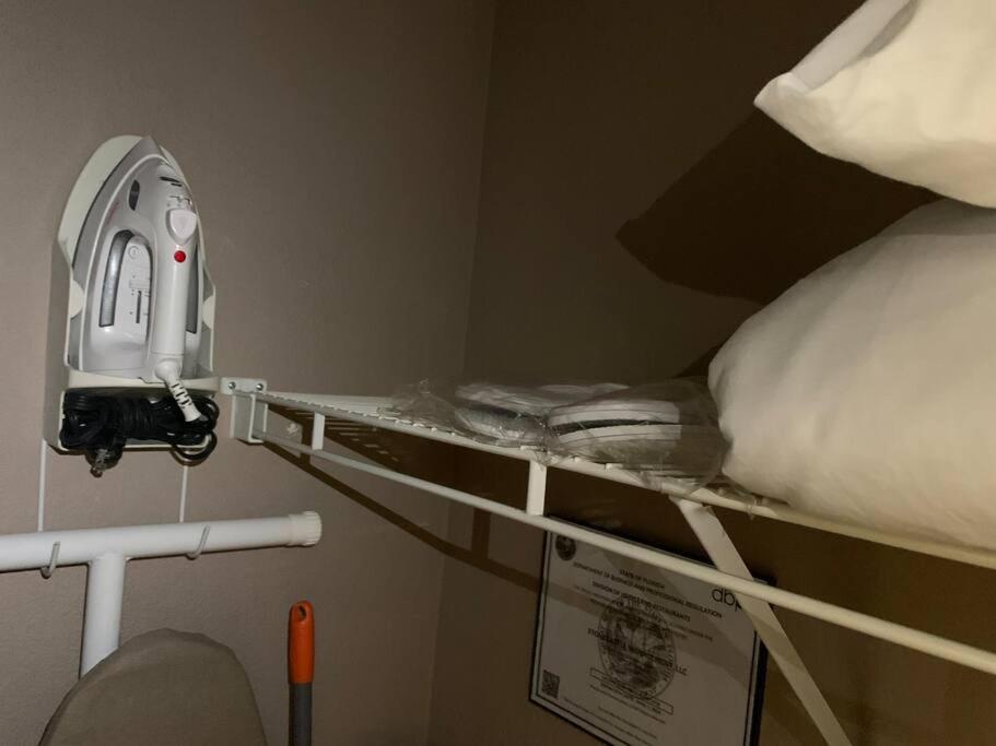 Perfect Place Suite Apt 2 Queen Beds FREE Parking