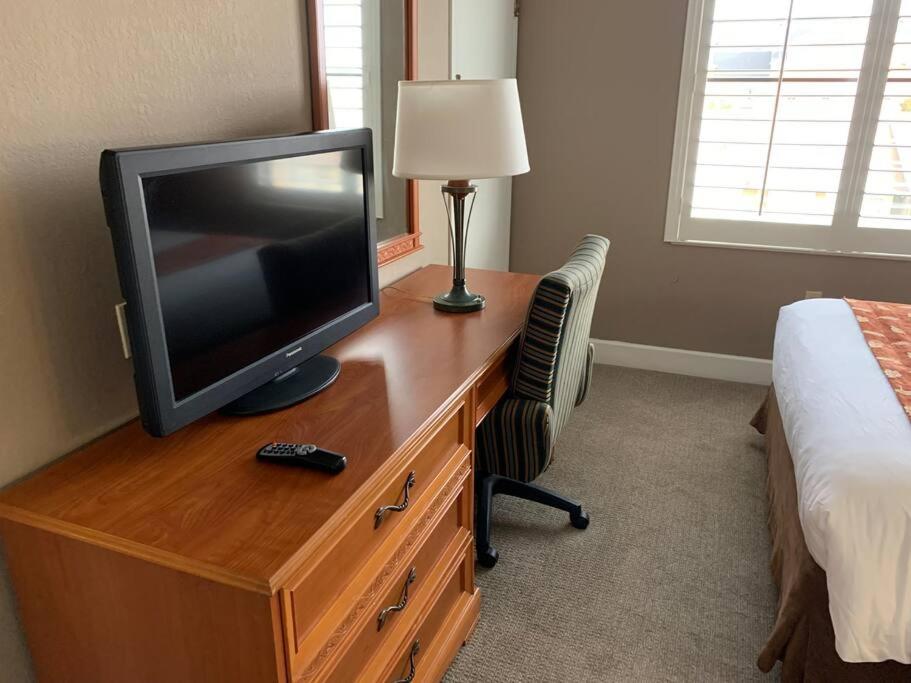 Perfect Place Suite Apt 2 Queen Beds FREE Parking