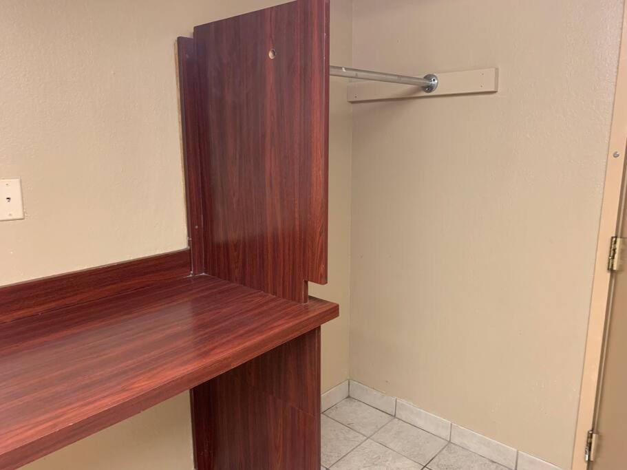 Perfect Place Suite Apt 2 Queen Beds FREE Parking