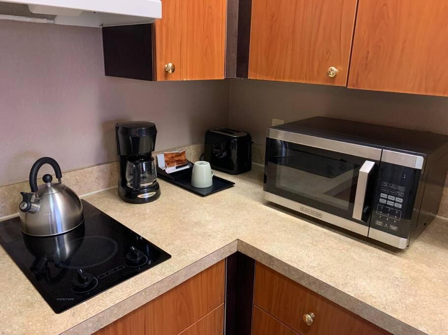 Perfect Place Suite Apt 2 Queen Beds FREE Parking