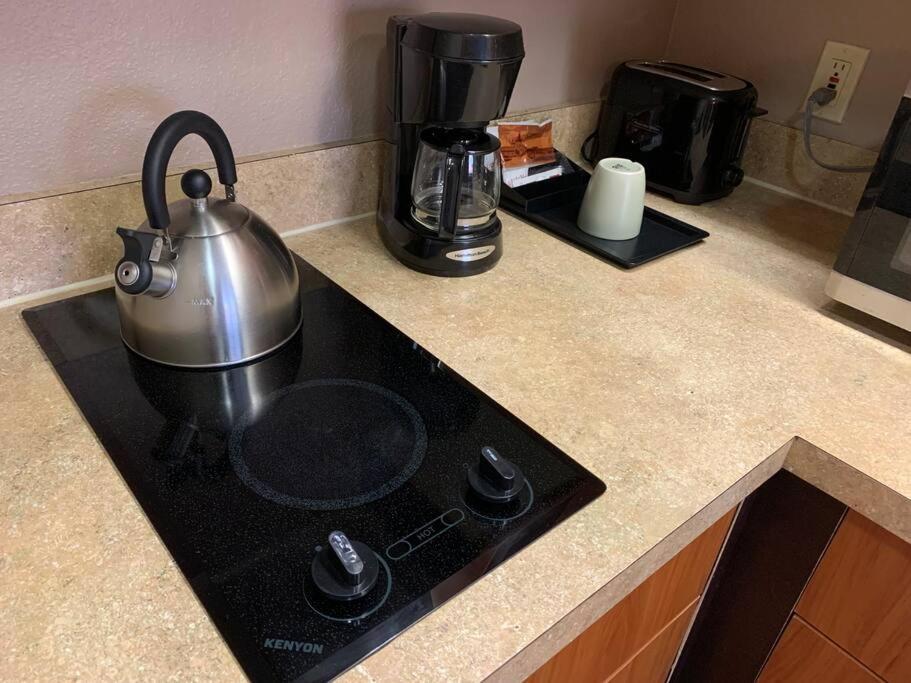 Perfect Place Suite Apt 2 Queen Beds FREE Parking