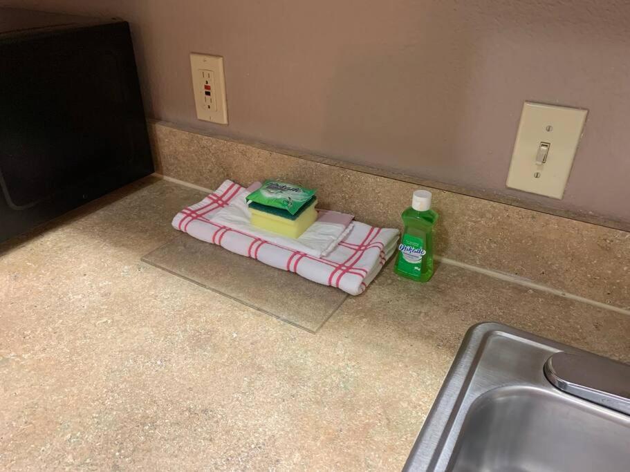Perfect Place Suite Apt 2 Queen Beds FREE Parking