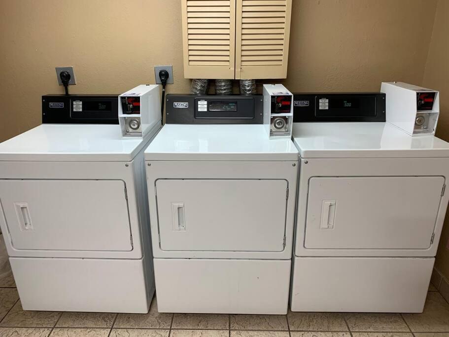Perfect Place Suite Apt 2 Queen Beds FREE Parking