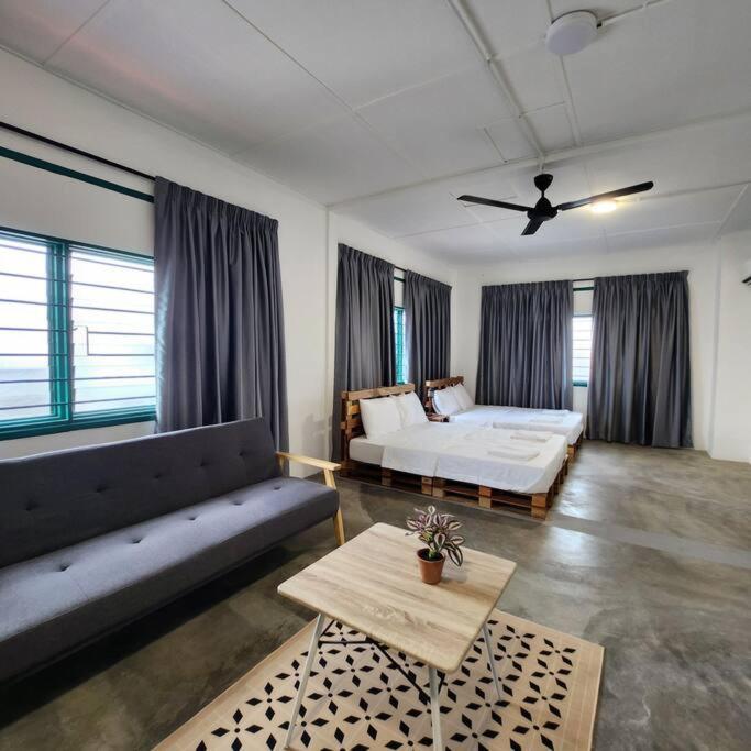 Ipoh town centre-retro 4pax (studio 6)